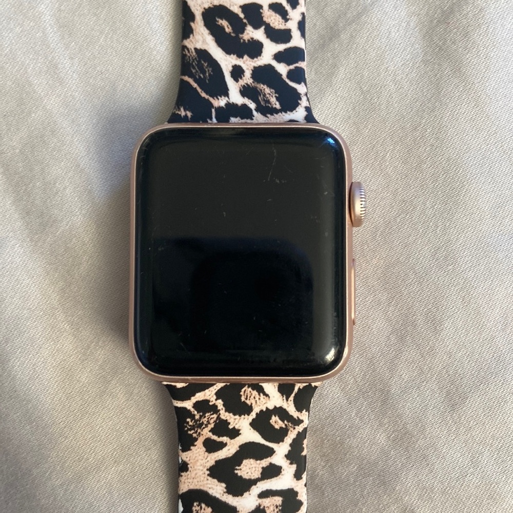 APPLE WATCH- Rose Gold Series 3 42MM